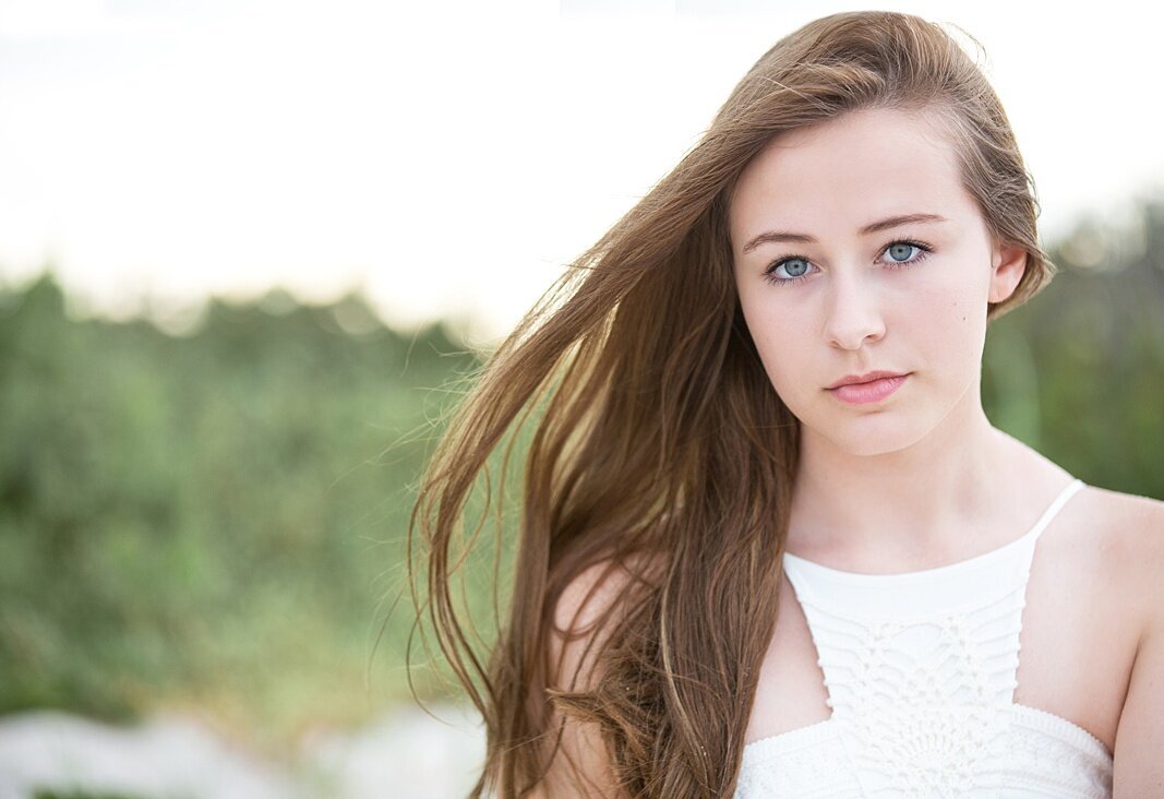 Senior portrait of a girl by Orlando Graduation Photographer