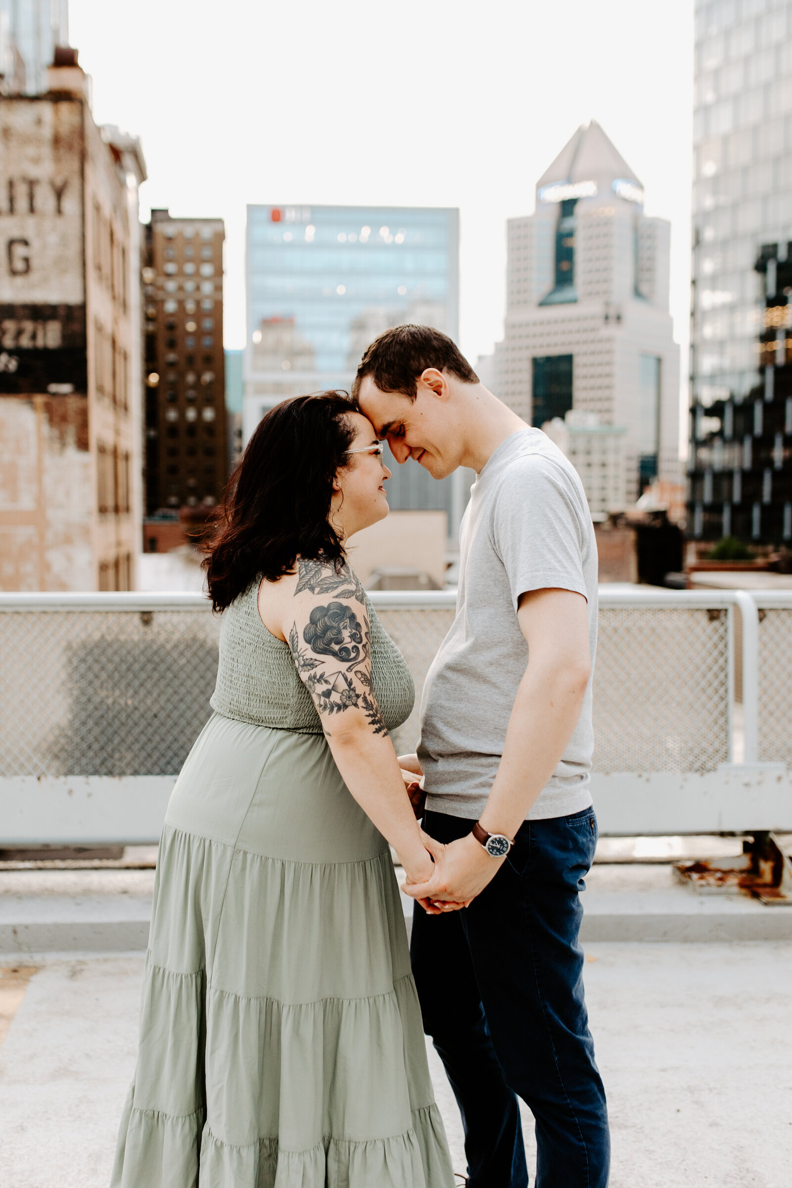 Blissfullybriphotography-engagement-pittsburgh-downtown-melonsquare-whitmoyer-187