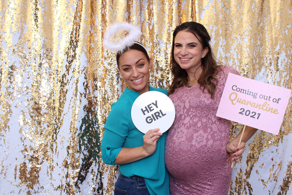 baby-shower-selfie-station