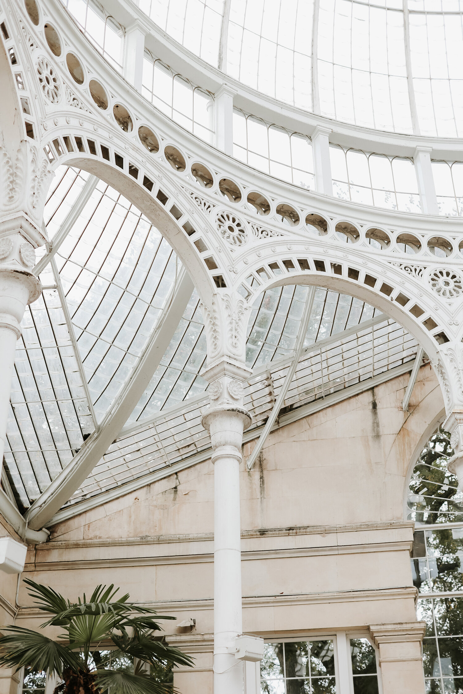 Syon-Park-wedding-venue-conservatory-ceremony-regal