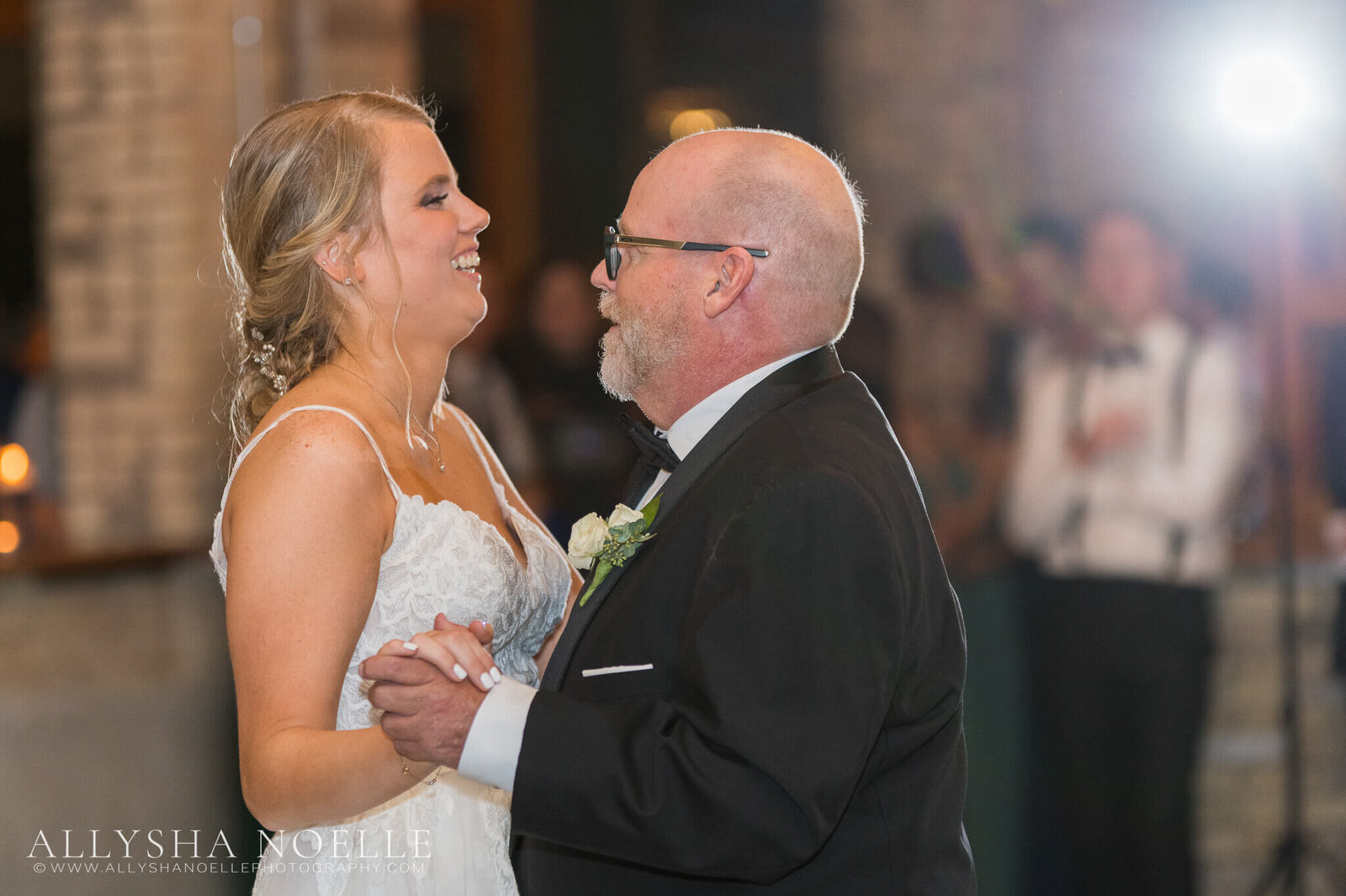Wedding-at-The-Factory-on-Barclay-in-Milwaukee-1083