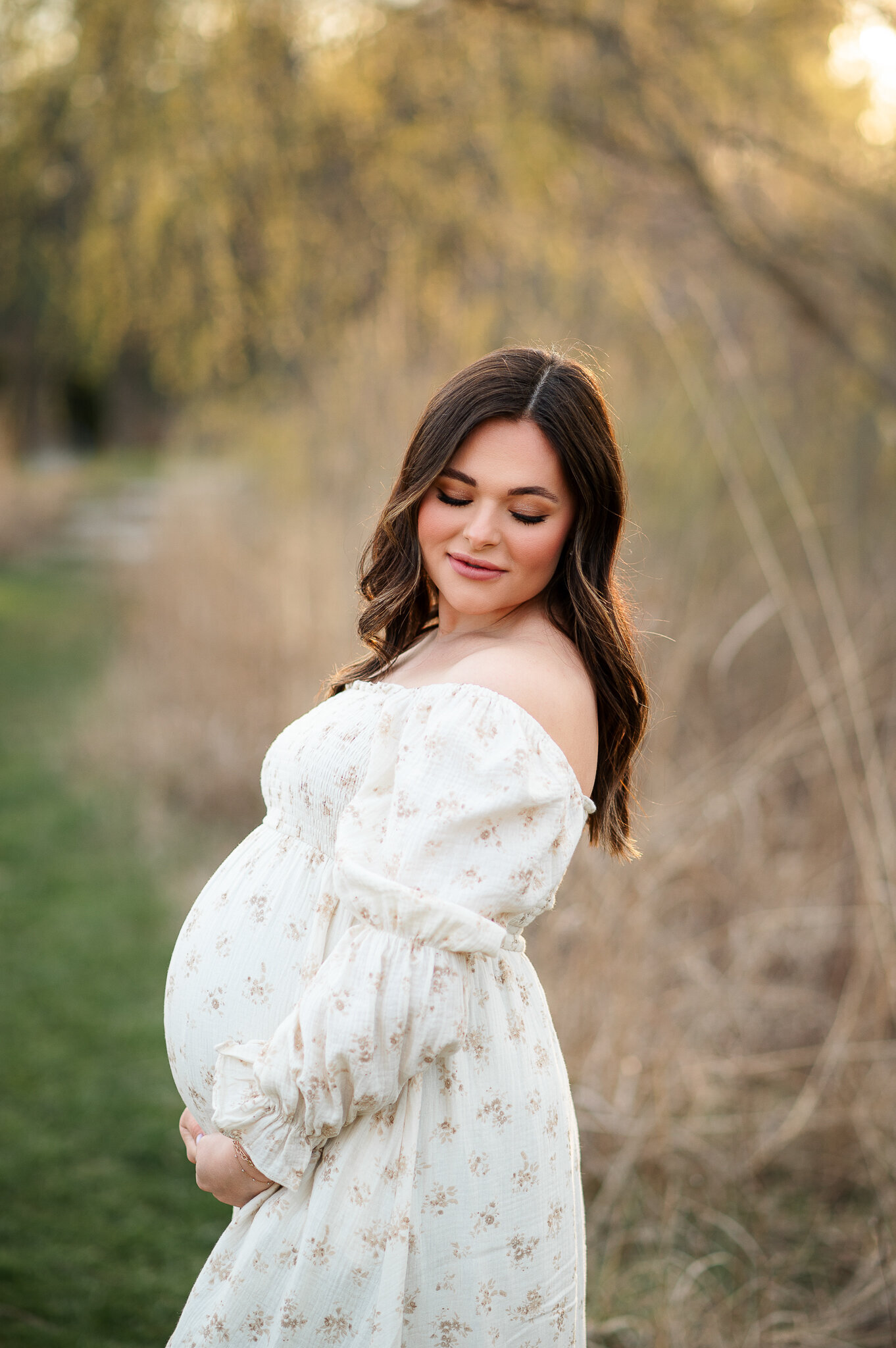 Outdoor maternity session on location