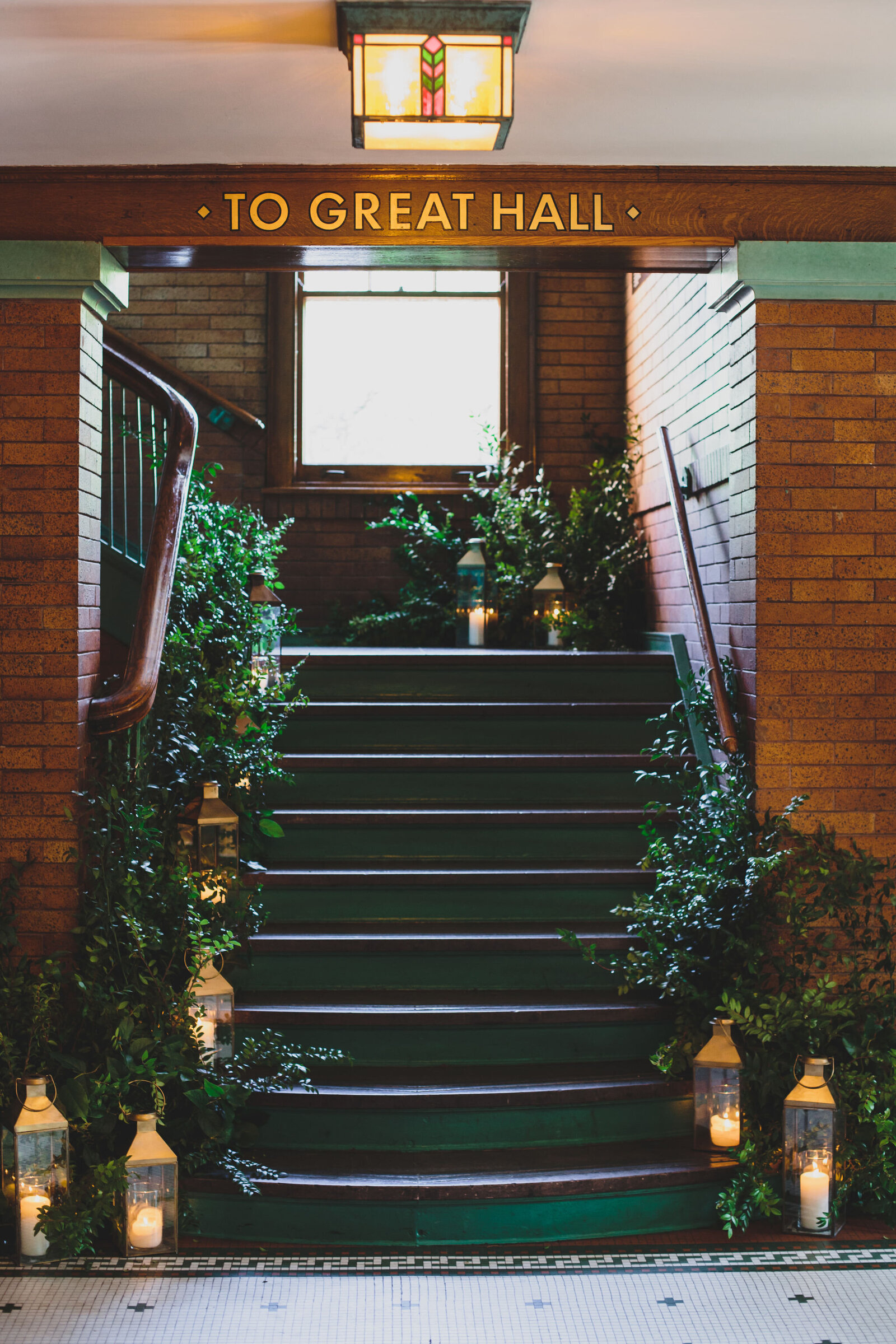 18-Cafe-Brauer-Wedding-staircase-floral