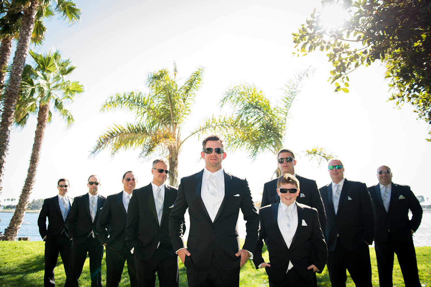 groomsman picture with groom