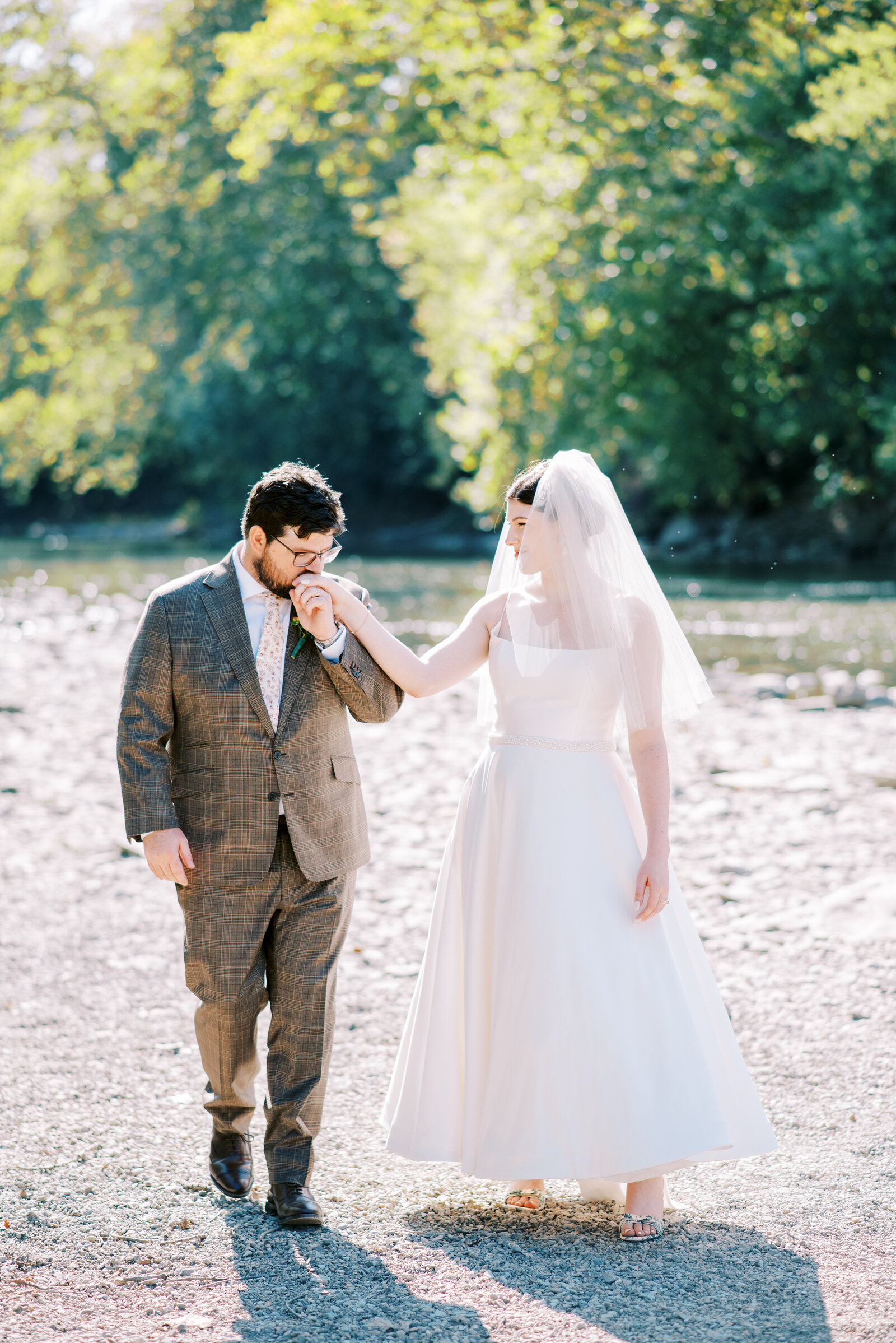 sarah-elizabeth-studio-ohio-wedding-photographer-the-landing-cummins-wedding-sneak-peeks-28