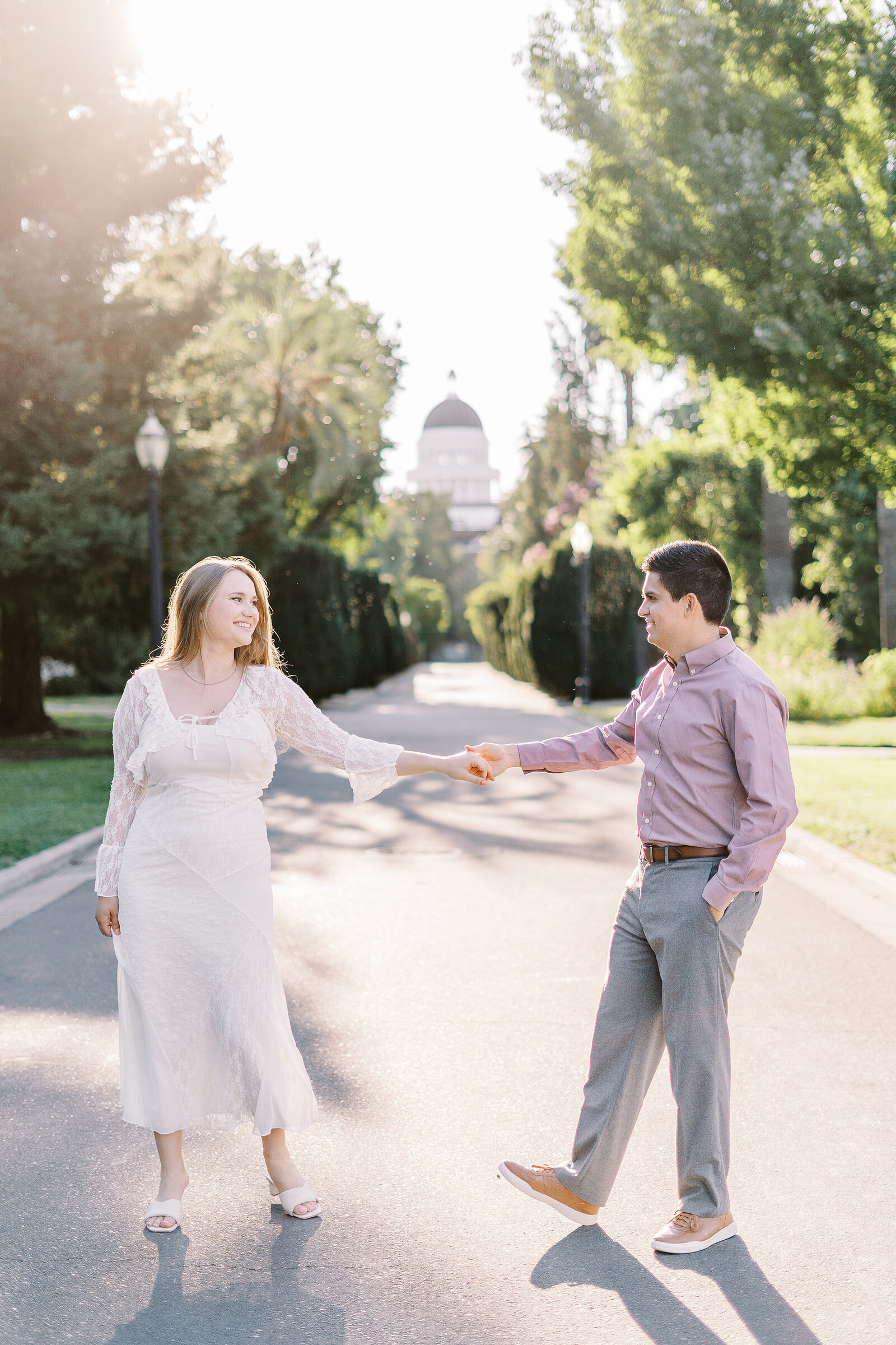 downtown-sacramento-capitol-rose-garde-engagement-photos-002