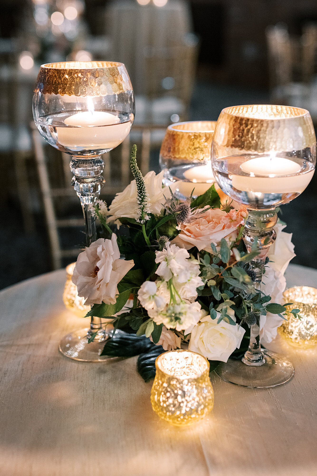 floral centerpiece design at wedding reception