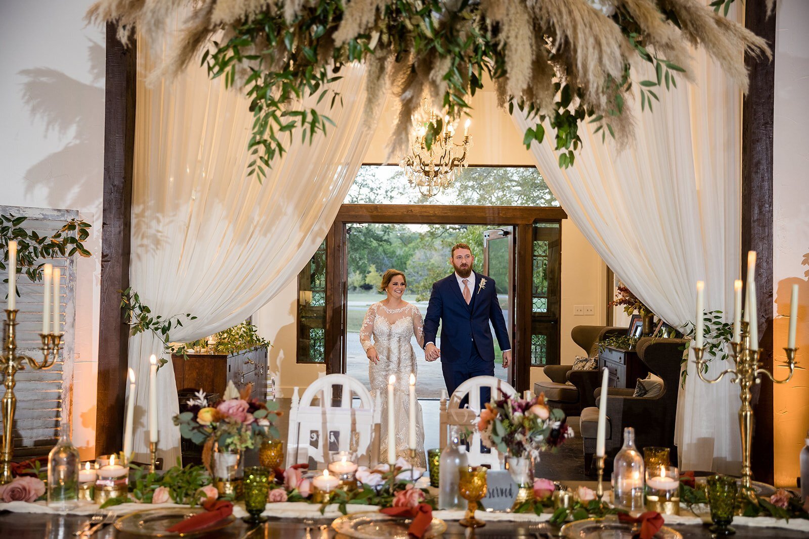 bride-groom-reception-table-texas-venue