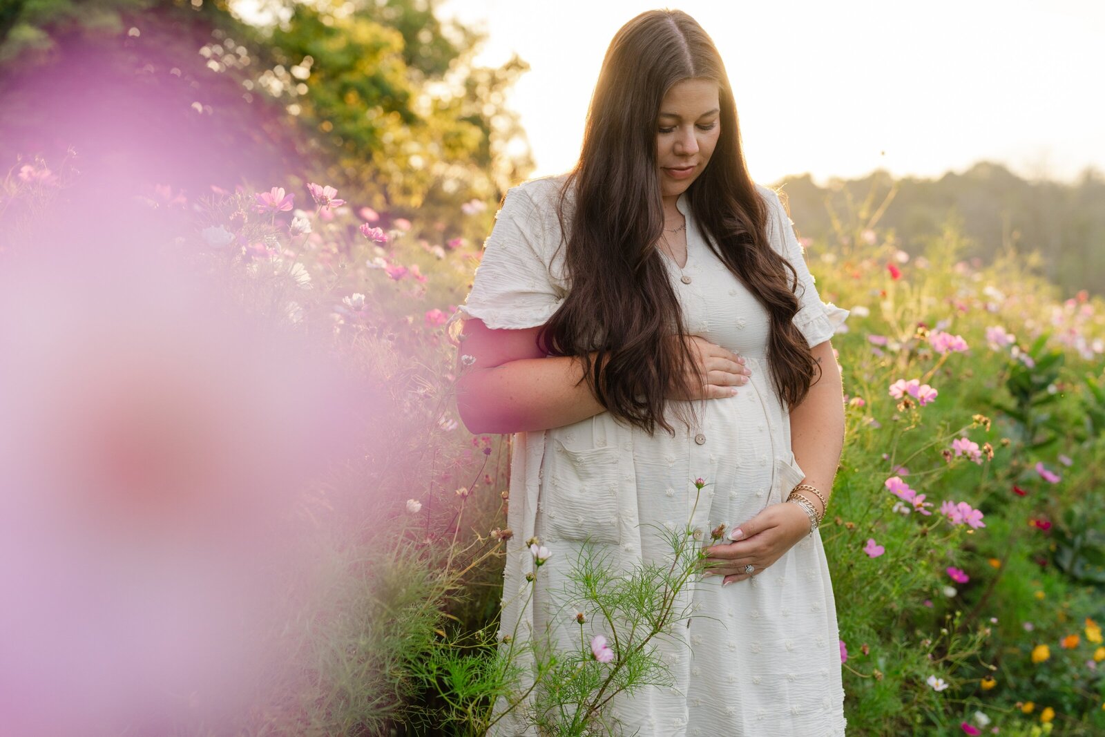 Flower-Field-Maternity-Photos-Milwaukee-2