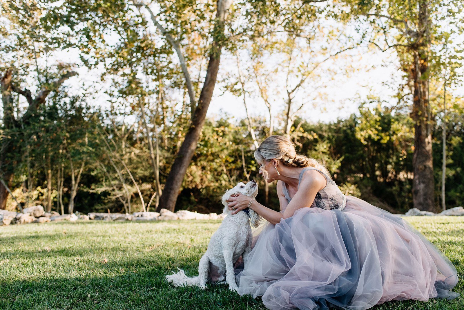 bride-and-dog-outdoor-texas-wedding-venue
