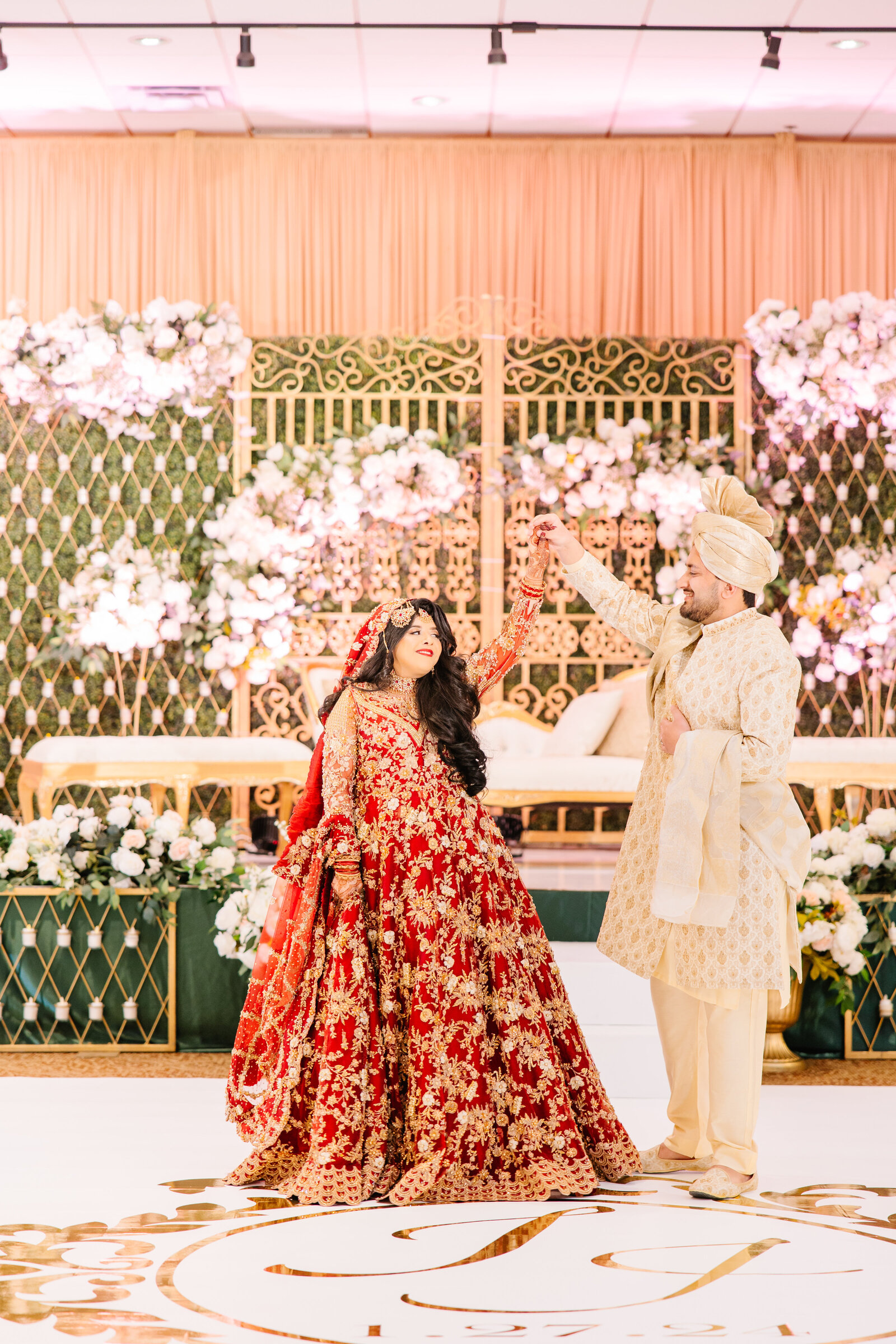 Couple-pre-desi-wedding-photograpy