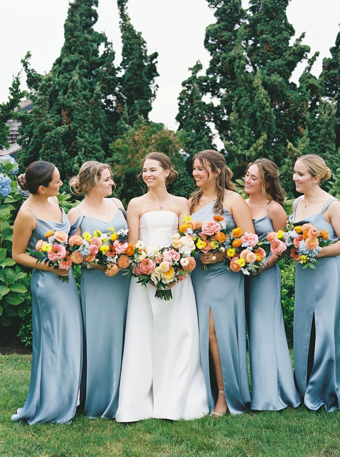leila-james-events-newport-rhode-island-luxury-wedding-planner-castle-hill-inn-venue-erin-mcginn-wedding-photographer-bright-florals-CH0330 copy