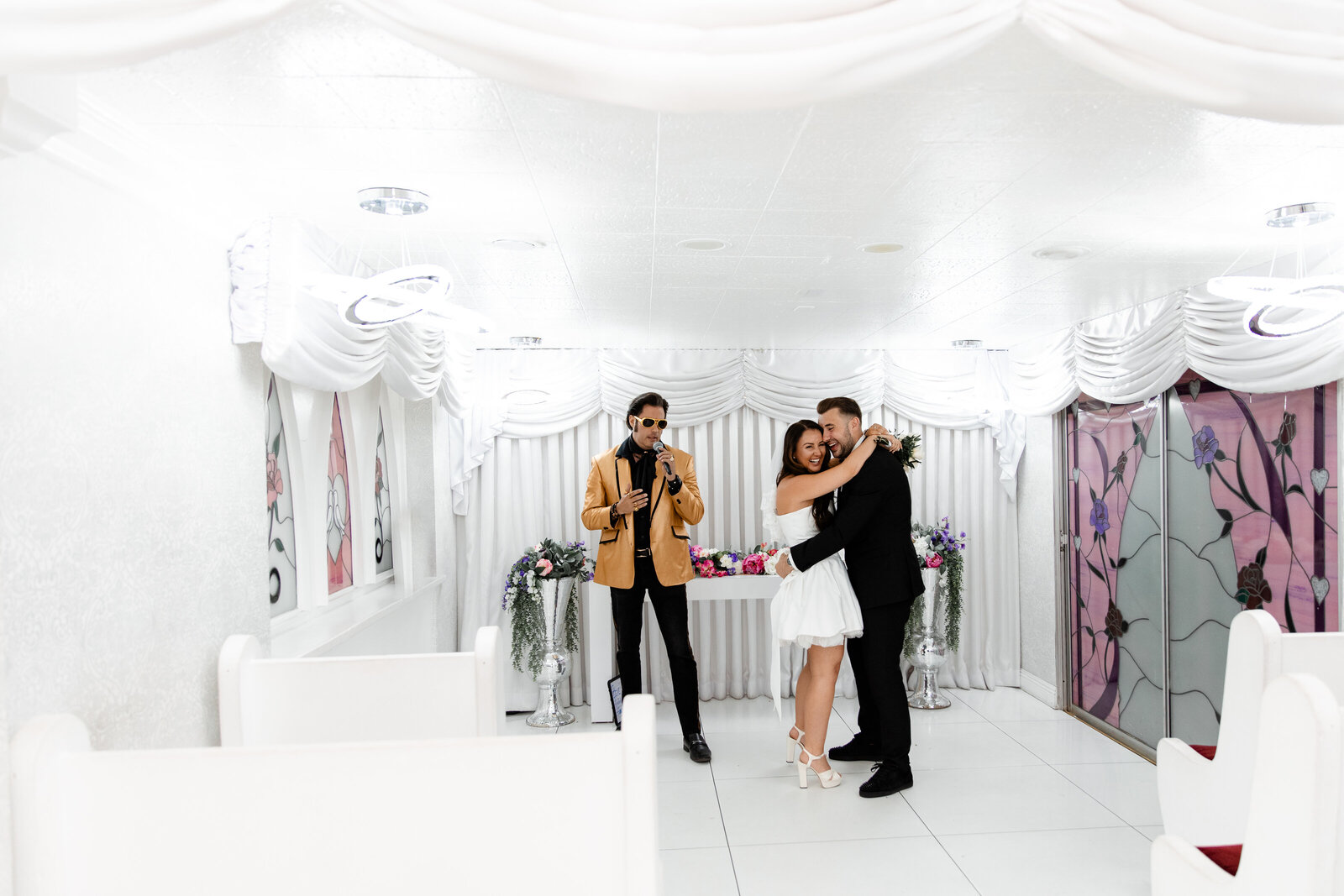 Elvis singing to a couple at their Las Vegas elopement at the Little White chapel