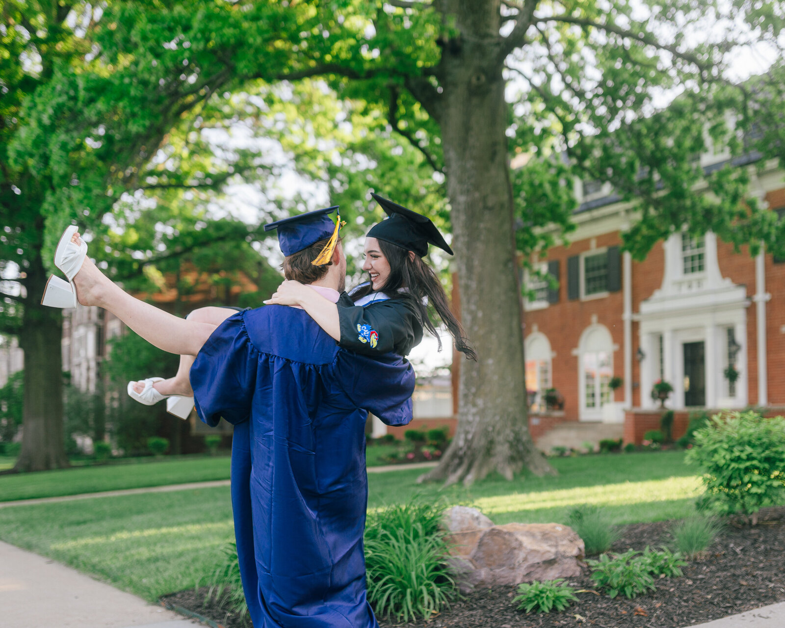 Hannah KU Jayhawks Kansas College Graduation Pictures-18