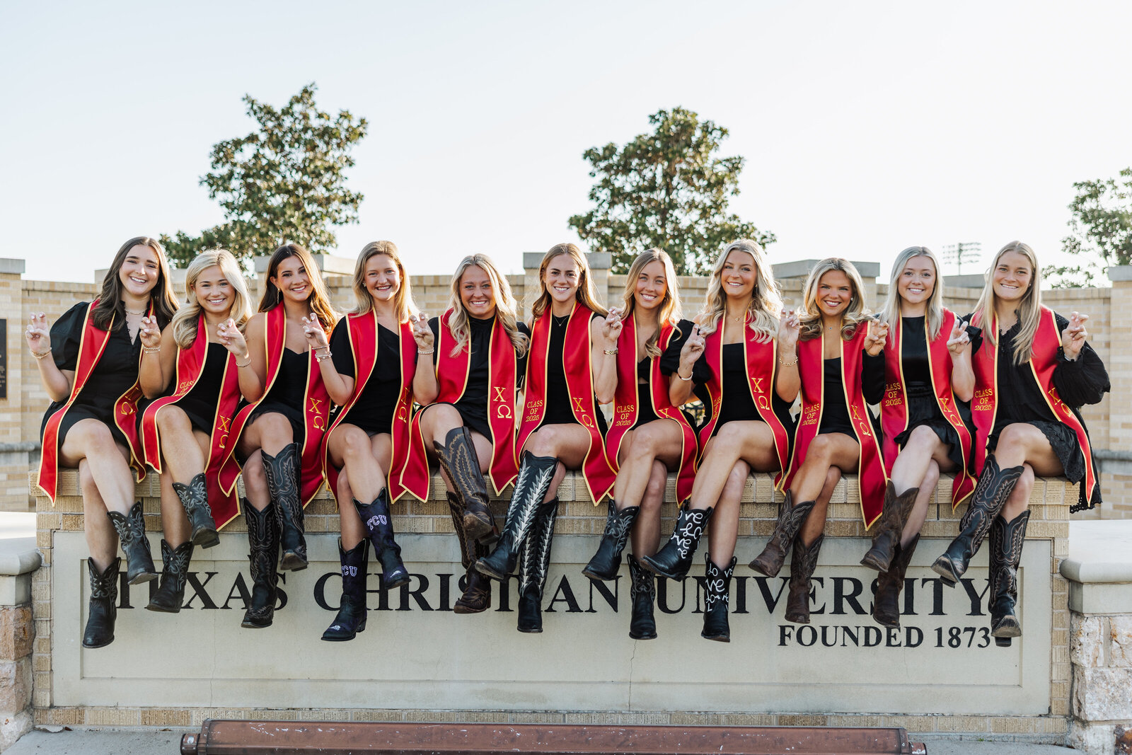 KatieGraceGroupGradPortraits_TCU2025_0006