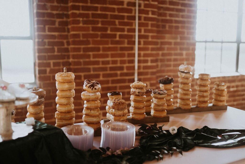 chattanooga-wedding-florist-donuts