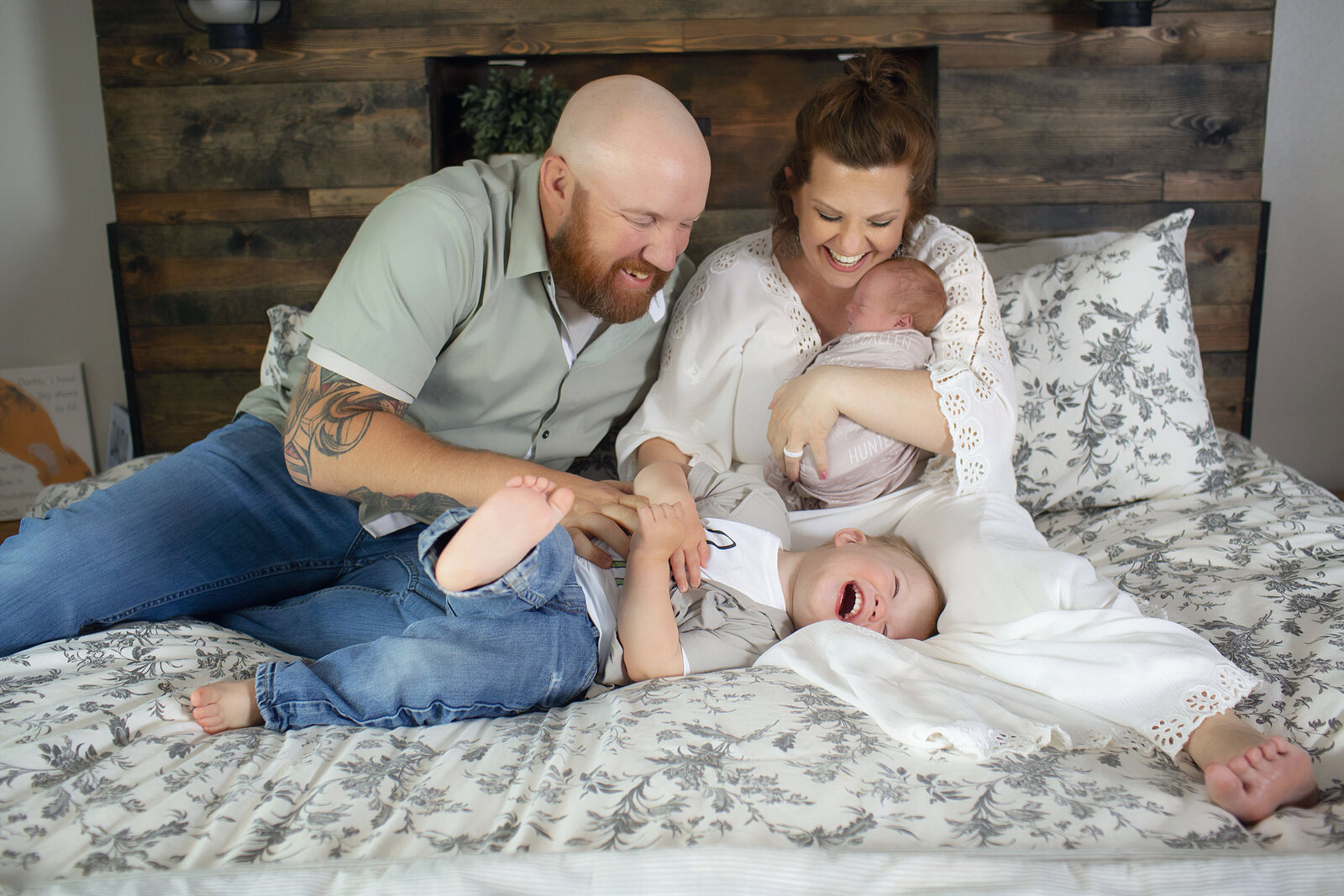 newborn-lifestyle-family-session