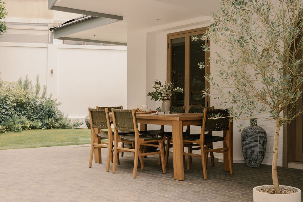 outdoor dining area at house