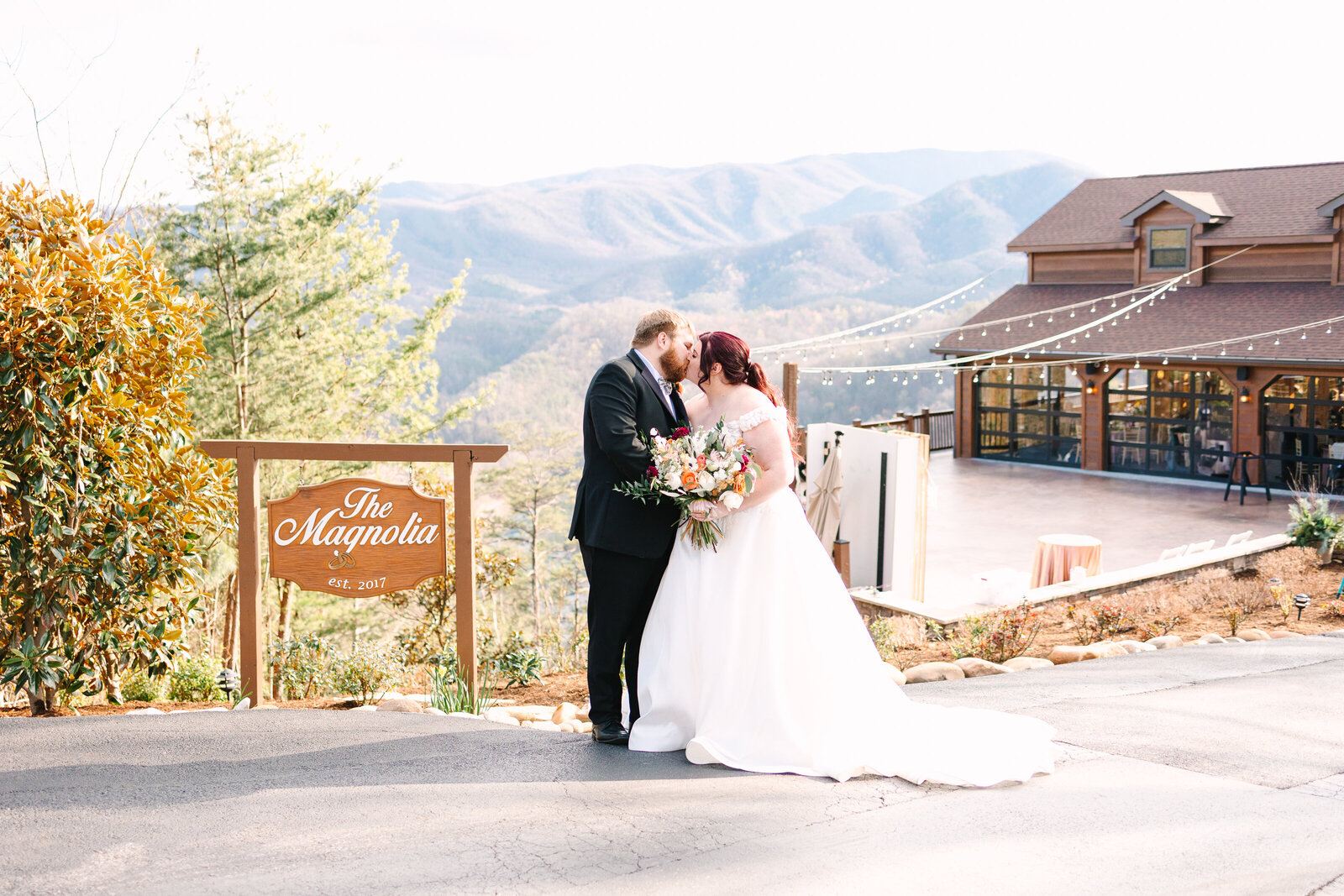 magnolia-venue-pigeon-forge-tennessee-wedding-willow-and-rove-16