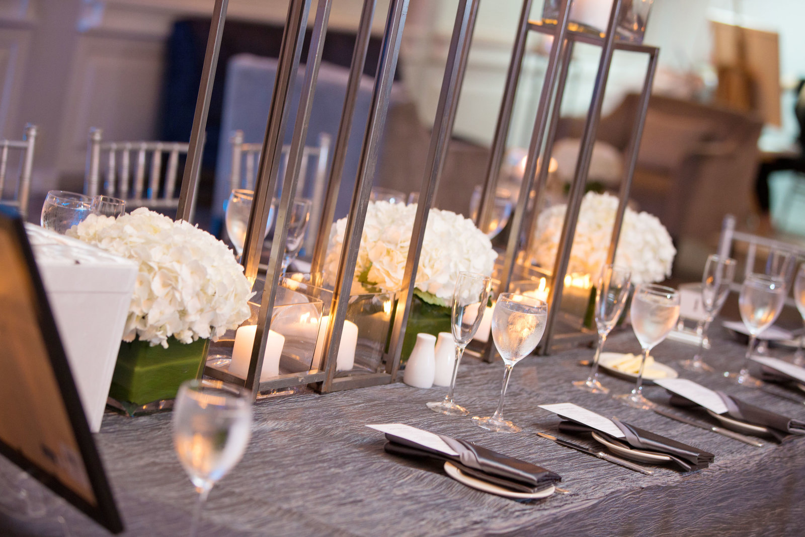 table setting at Engineers Country Club