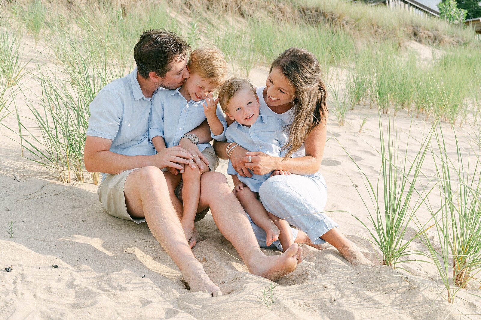 Michigan-City0Beach_Extended-Family-Photography_Katie-Whitcomb_Fumo_0009