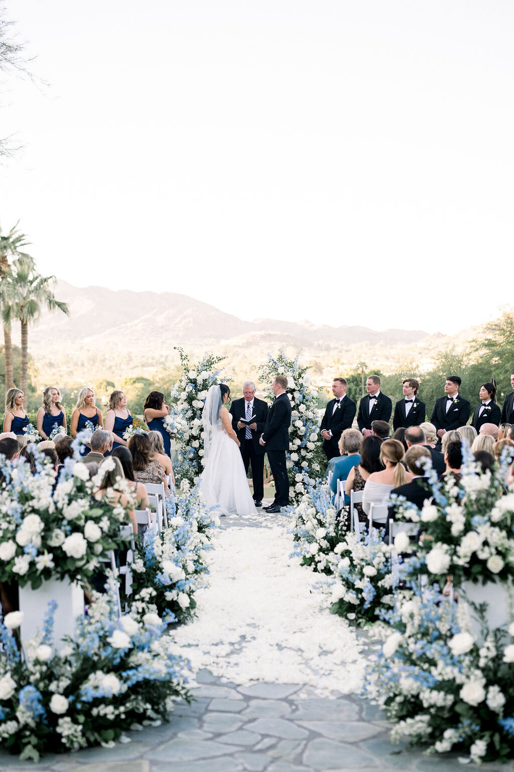 flowers-scottsdale-az-sanctuary-resort-fall-ceremony-blue-flowers