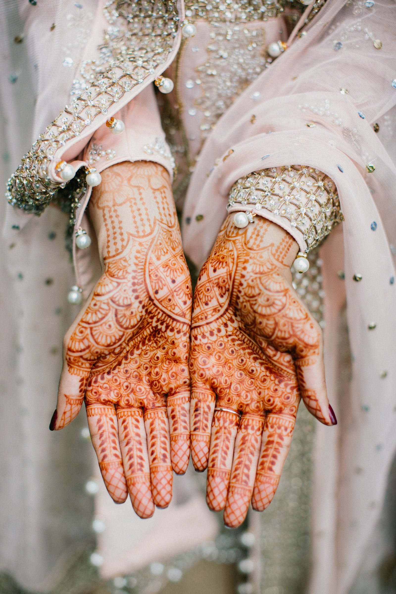 Bride's beautiful henna for this Indian wedding .