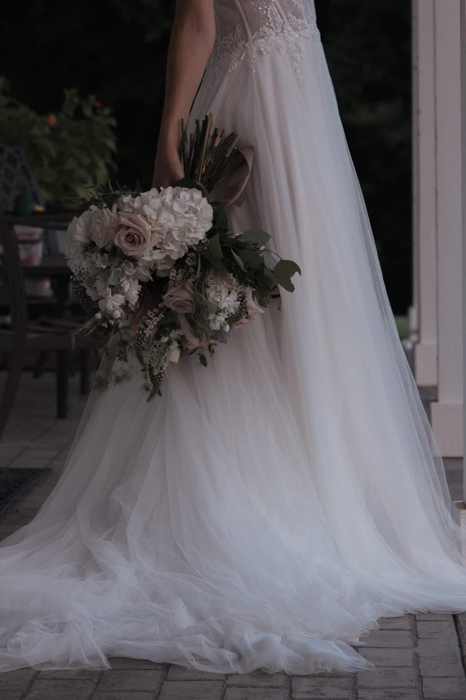 Modern elopement at a Williamsburg venue with minimalist floral decor