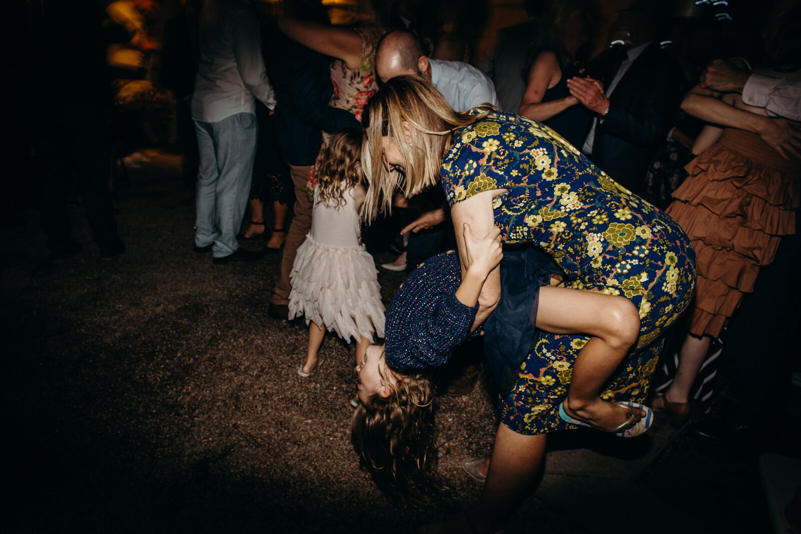 0190_Cafe_Montmartre_Candid_Wedding_Photographer