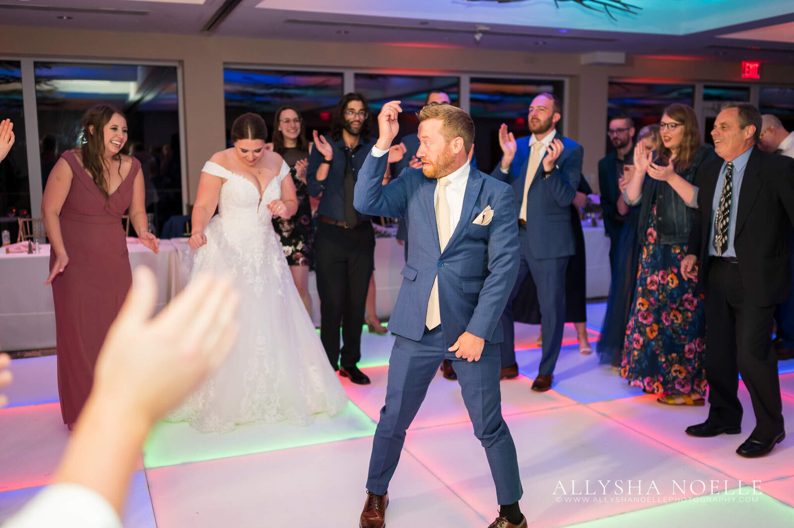 Wedding-at-River-Club-of-Mequon-975