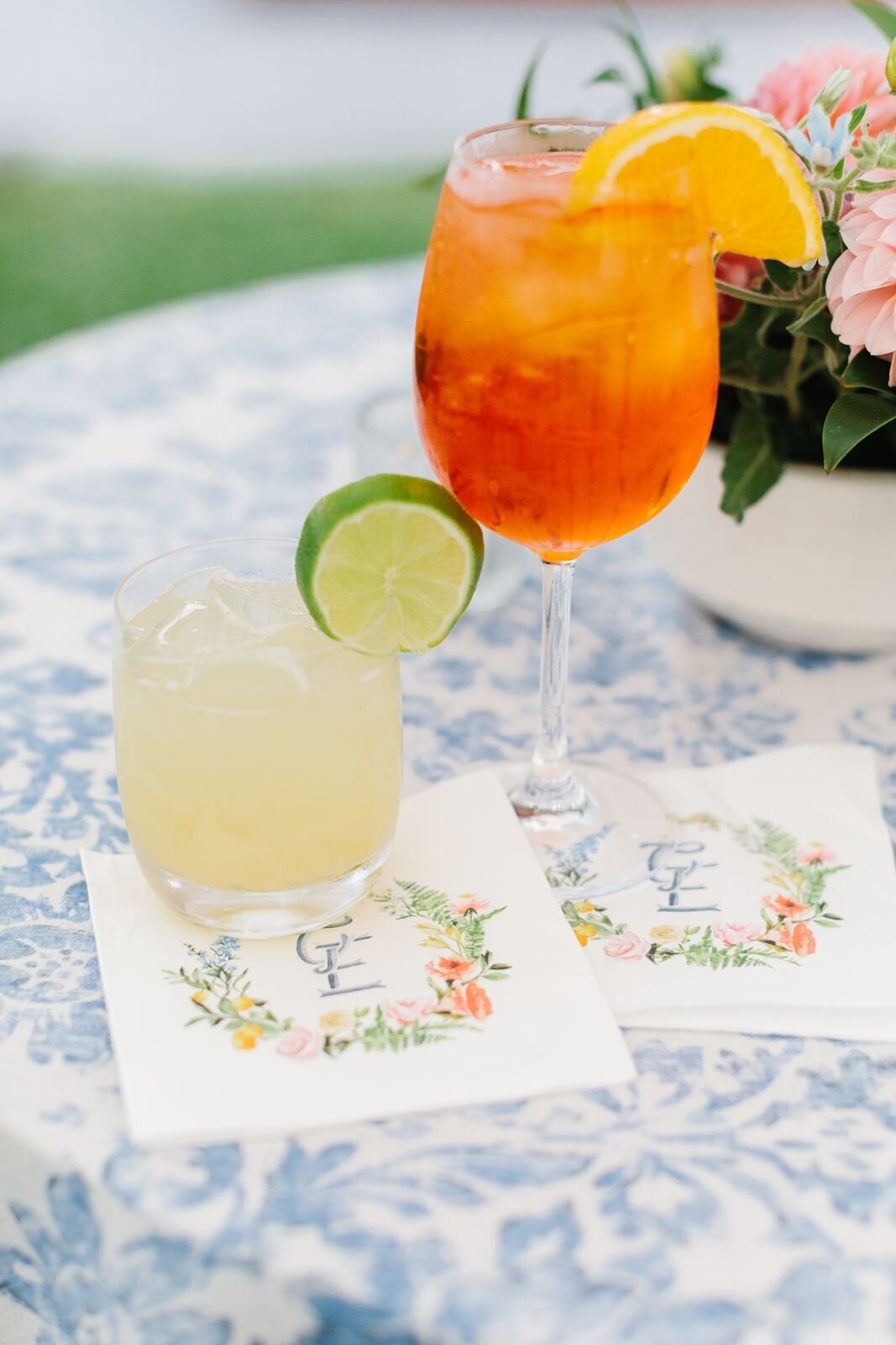 leila-james-events-newport-rhode-island-luxury-wedding-planner-castle-hill-inn-venue-erin-mcginn-wedding-photographer-bright-florals-CH0526 copy