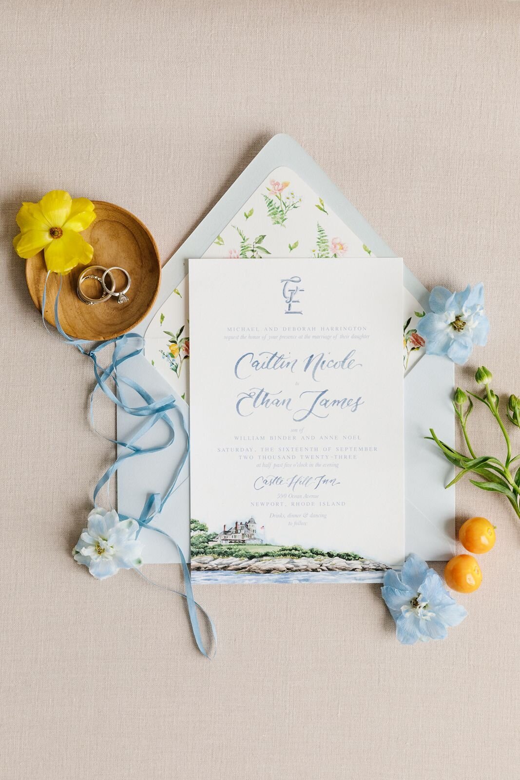 leila-james-events-newport-rhode-island-luxury-wedding-planner-castle-hill-inn-venue-erin-mcginn-wedding-photographer-bright-florals-CH0028 copy