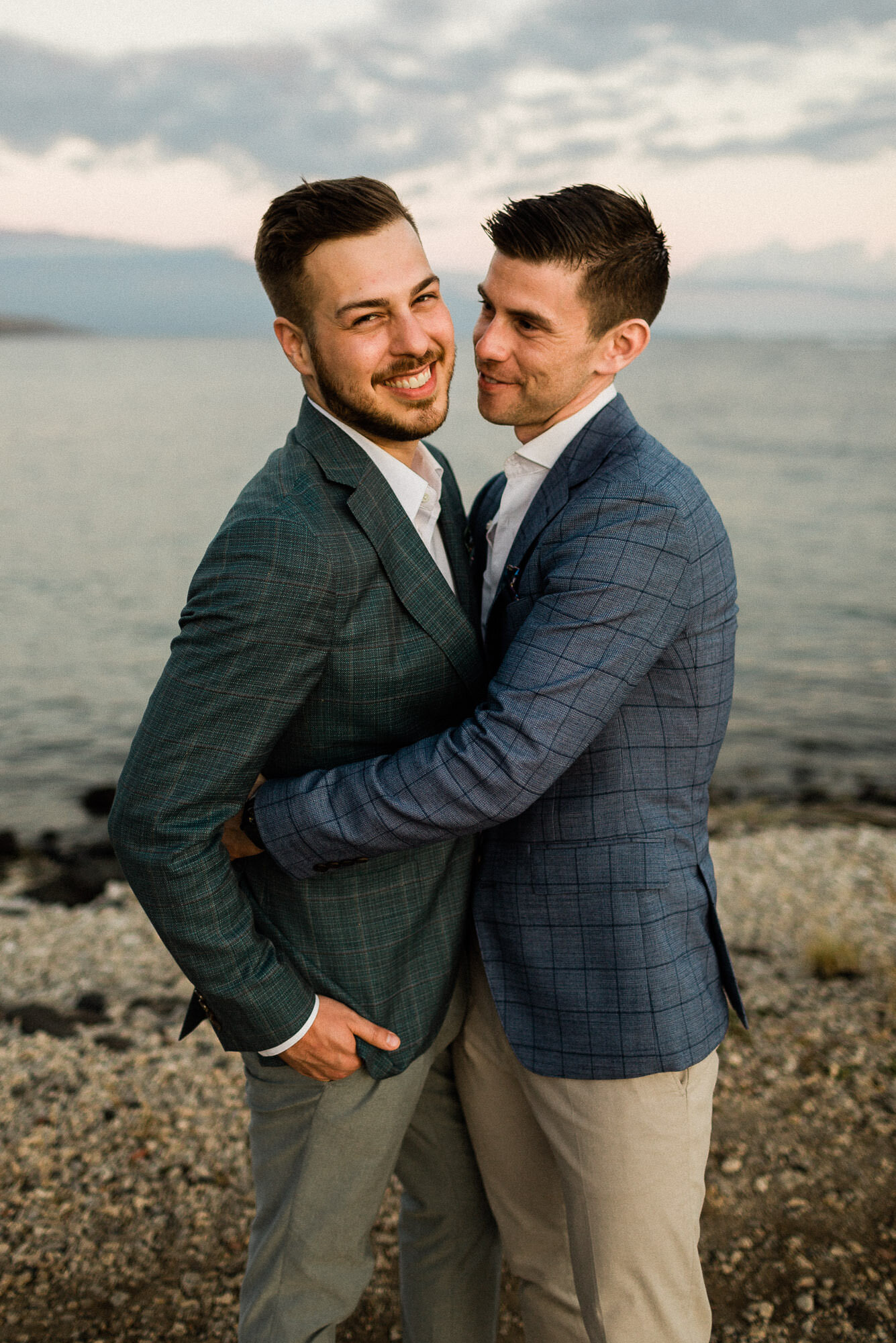 grooms-gay-wedding-olowalu-maui-131