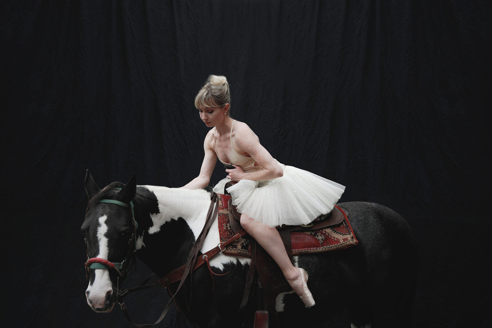 ballerina-riding-horse-photoshoot-1