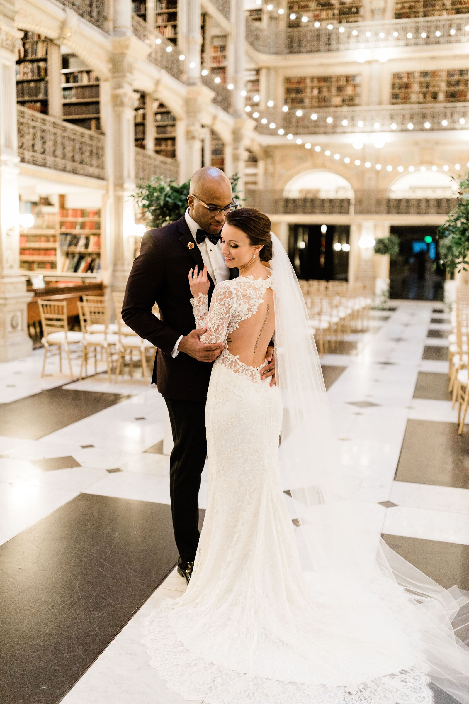 Beautiful Wedding Day Couples photos | The Peabody Library Baltimore MD | The Axtells Photo and Film