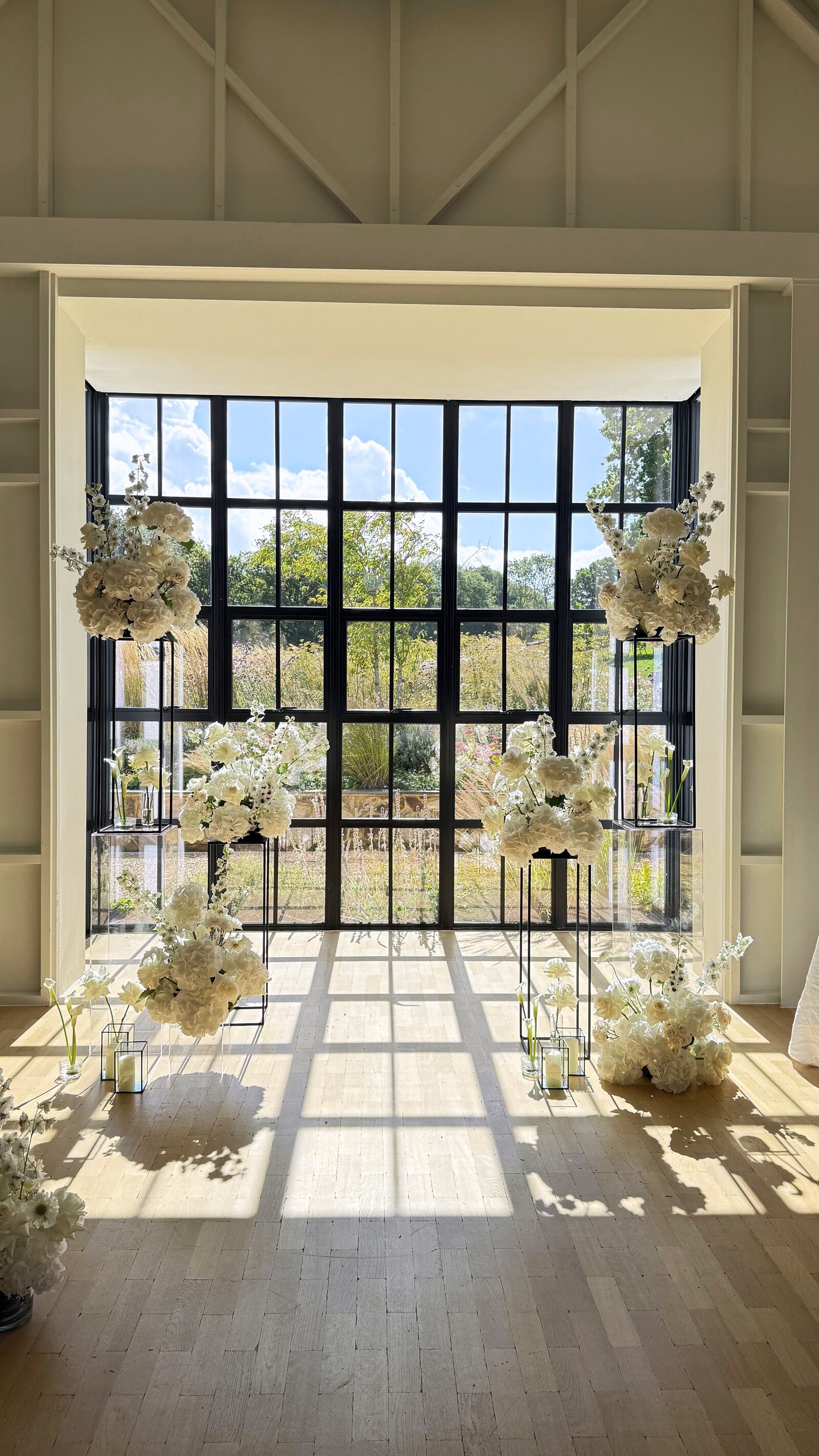 Limekiln sussex wedding flowers