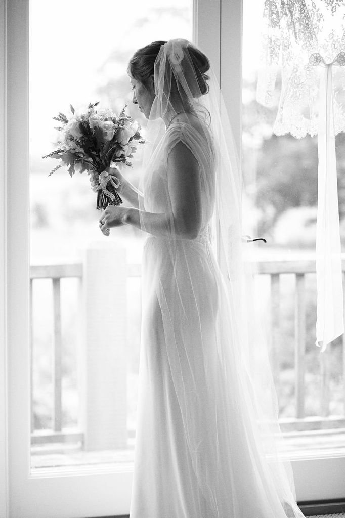 classic_ivory_silk_chiffon_wedding_dress_JoanneFlemingDesign (1)