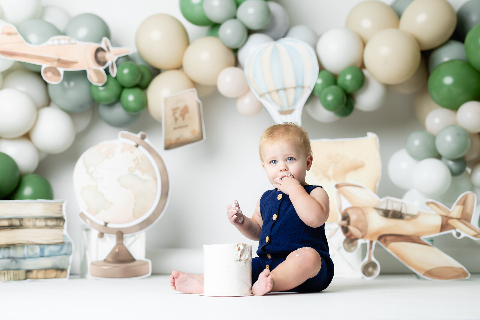 world-traveler-first-birthday-cake-smash