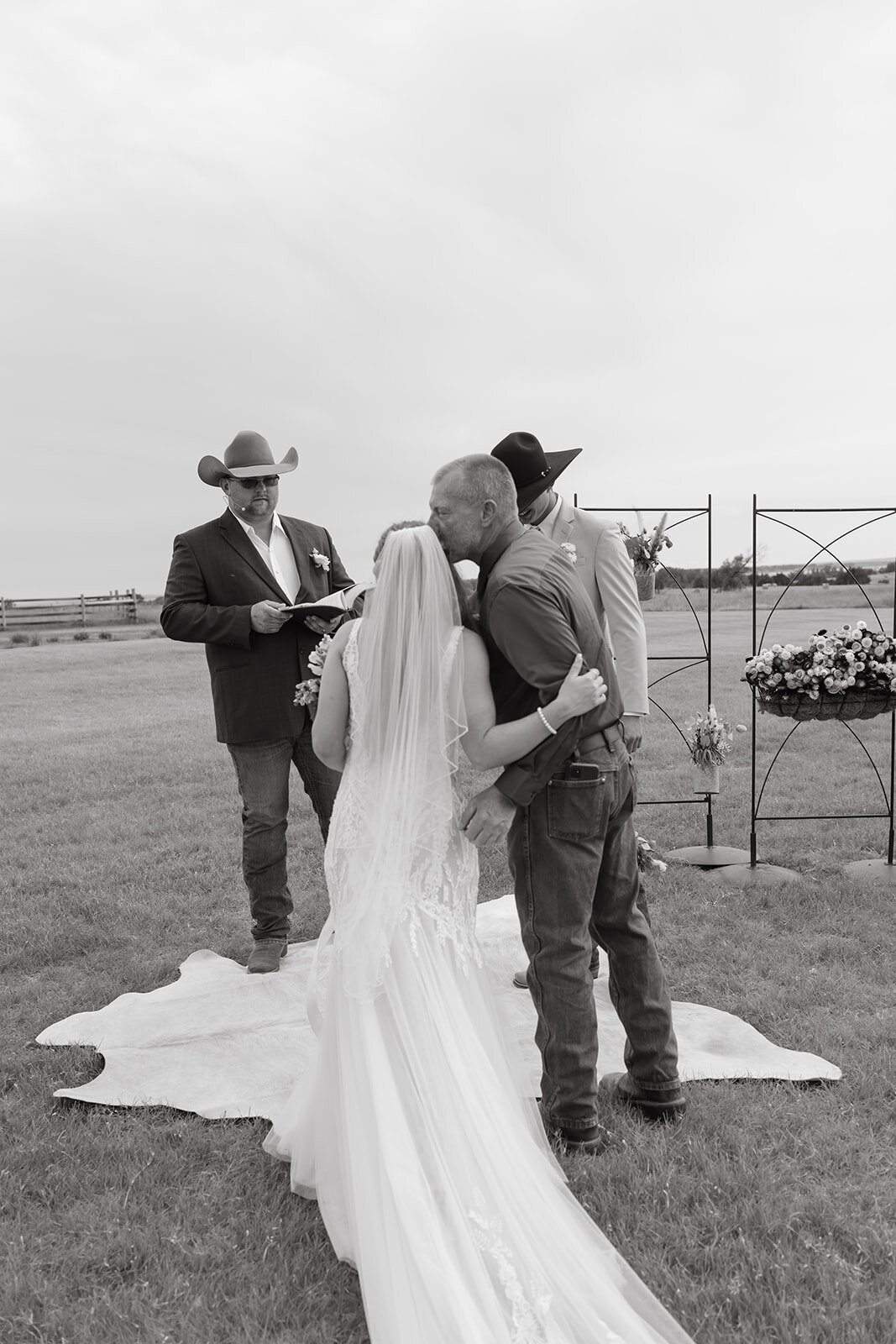 Stratmeier_Wedding_SneakPeeks-042