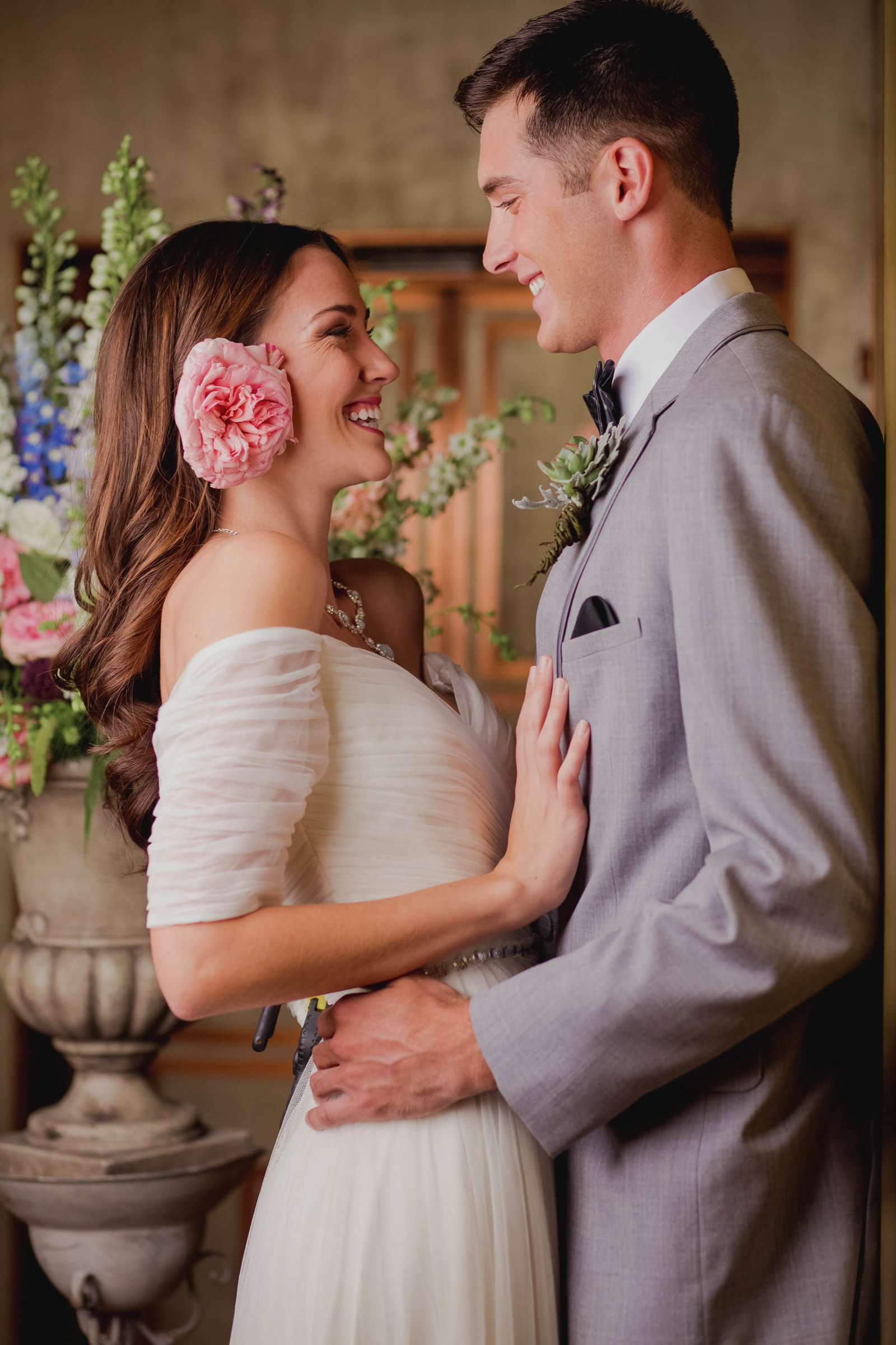 gold-room-bouquet-pink-purple-spring-bridal-lookbook-fashion-editorial-glamour-grace-blog-published-rosa-clara-francesca-miranda-jenny-packham-mma-agency-kate-timbers137