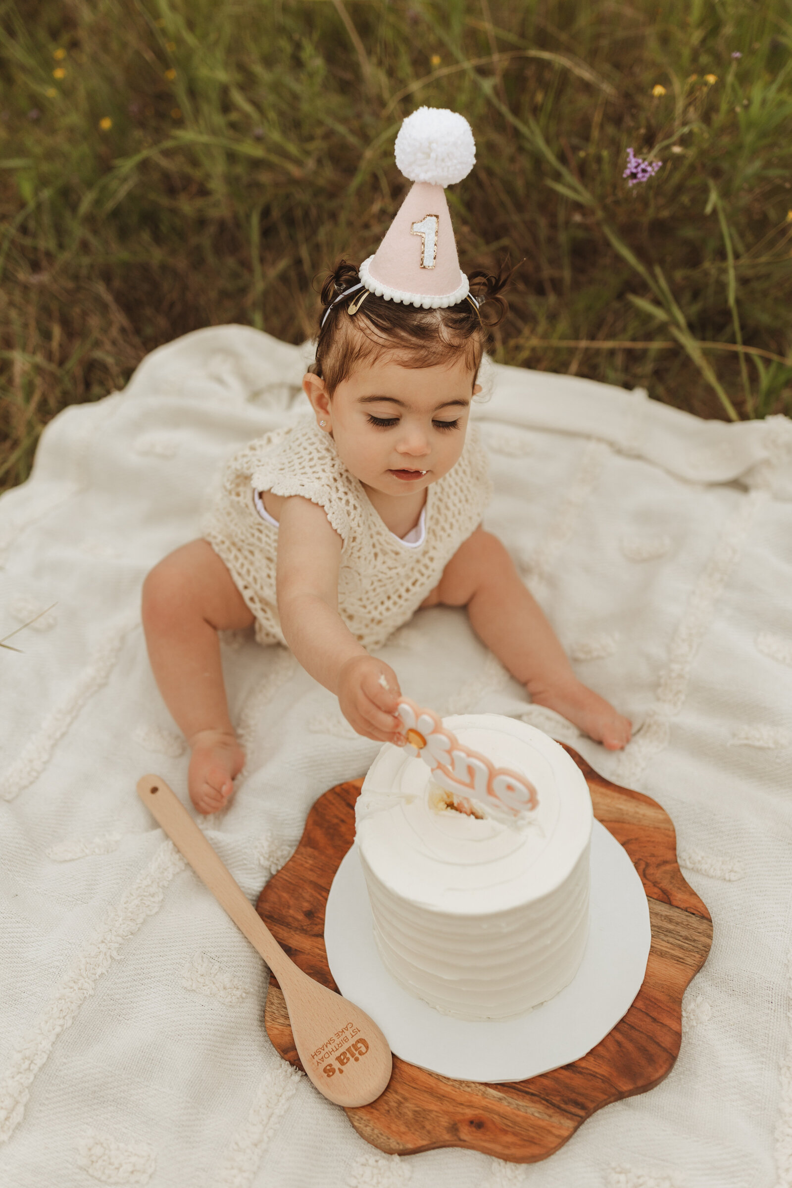 emotive-first-birthday-cake-smash-session