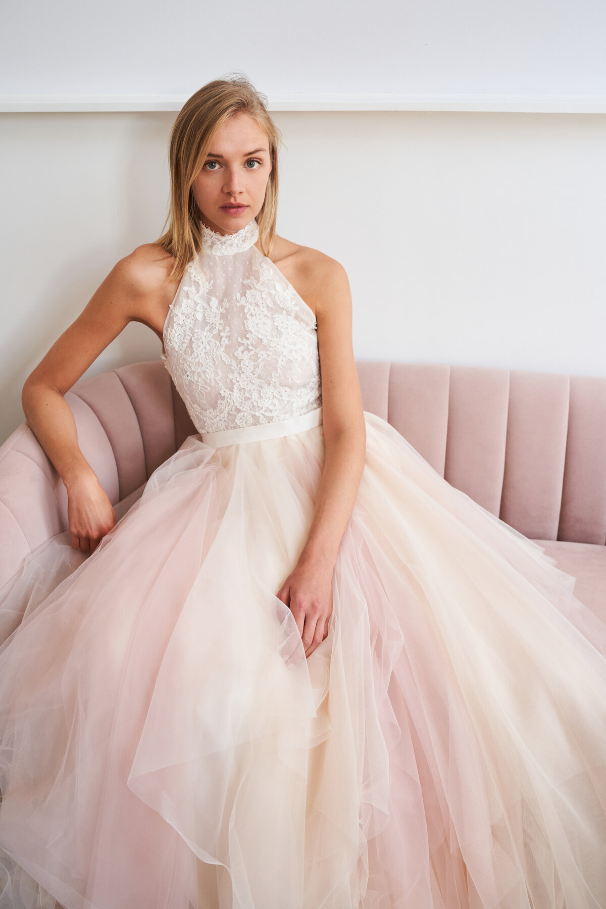 Blush kleur bruidsjuk