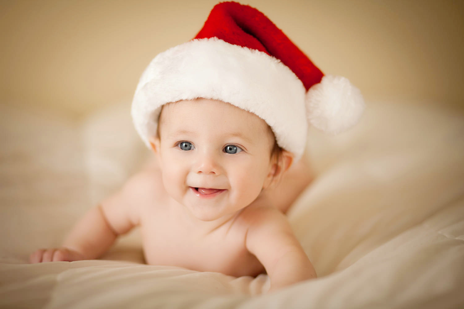 san diego family photographer | baby with santa hat on