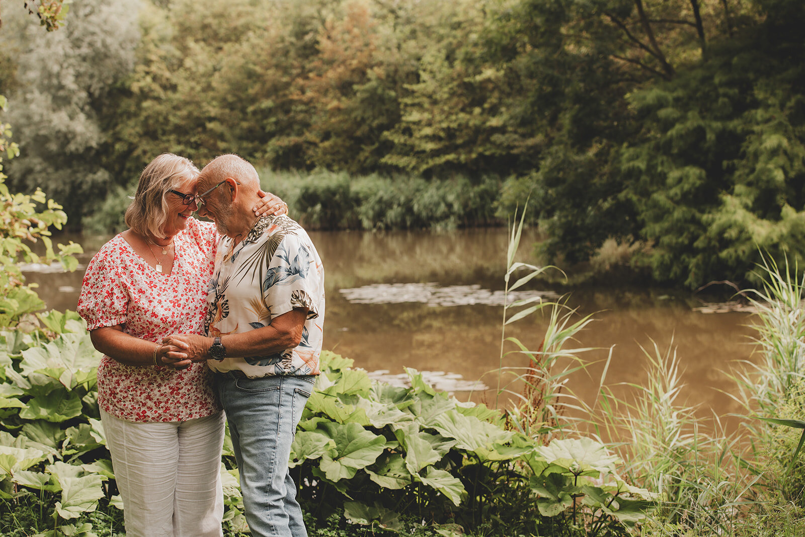 Fotoshoot buiten op locatie in Nissewaard met ontspannen sfeer