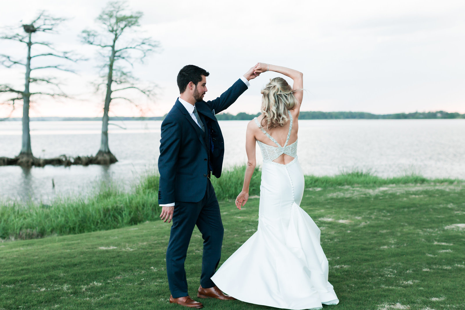Two Rivers Country Club Classic Spring Wedding by Elizabeth Friske Photography-45