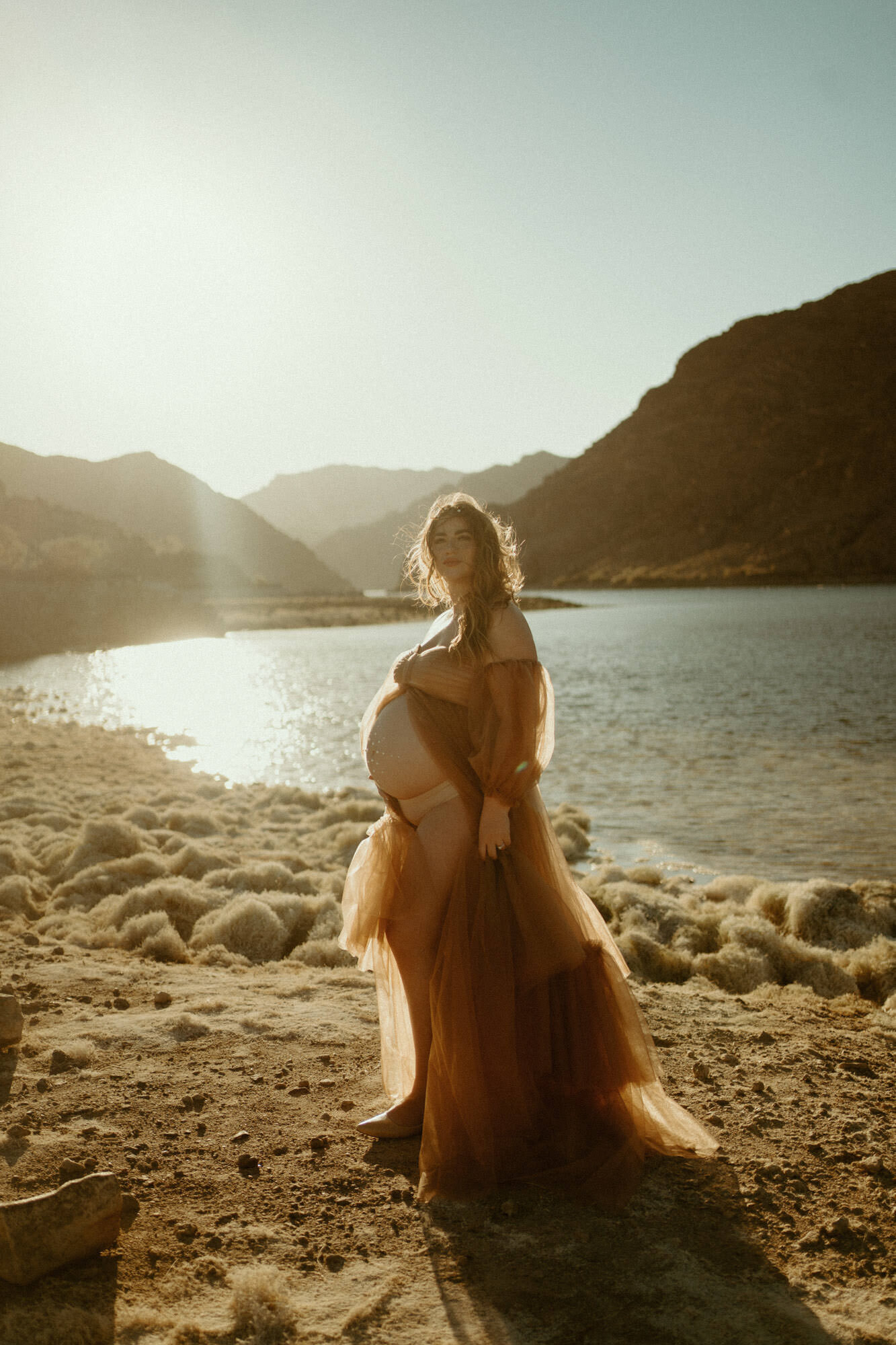 Lake-Mead-Las-Vegas-Maternity-Shoot