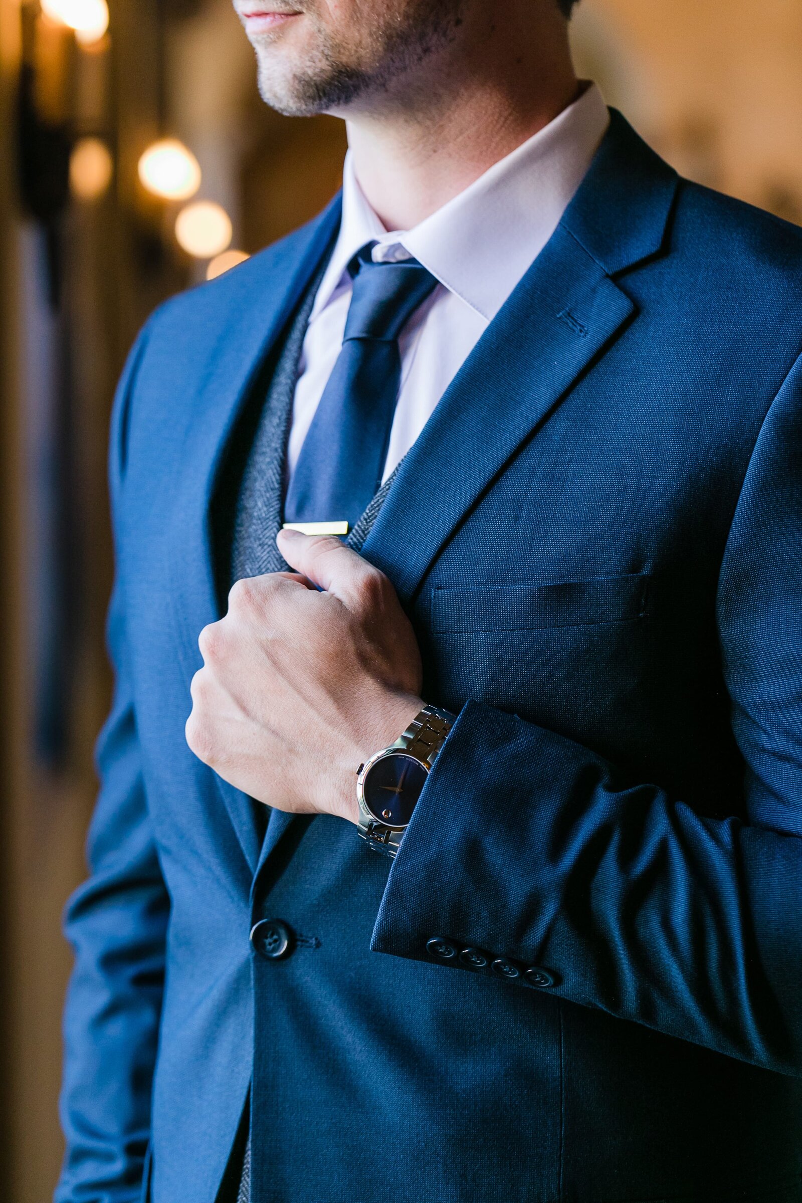 groom-blue-suit