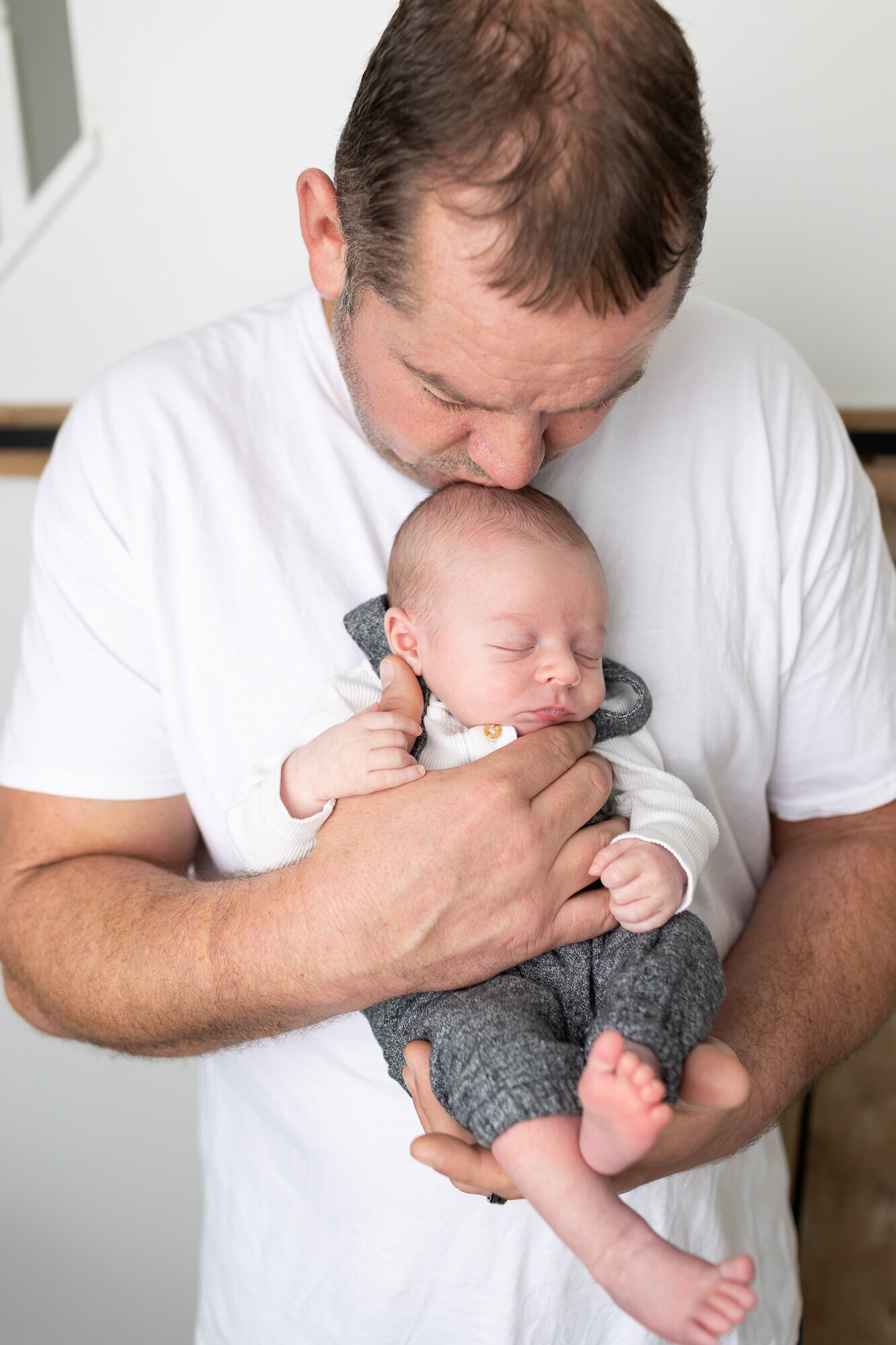 in-home-newborn-lifestyle-photography-session-Frankfort-KY-photographer-baby-boy-3