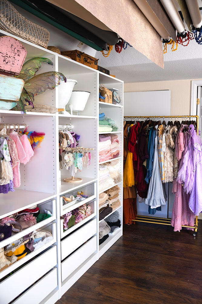 best-newborn-photo-studio-colorado-props-dresses-organized-luxury