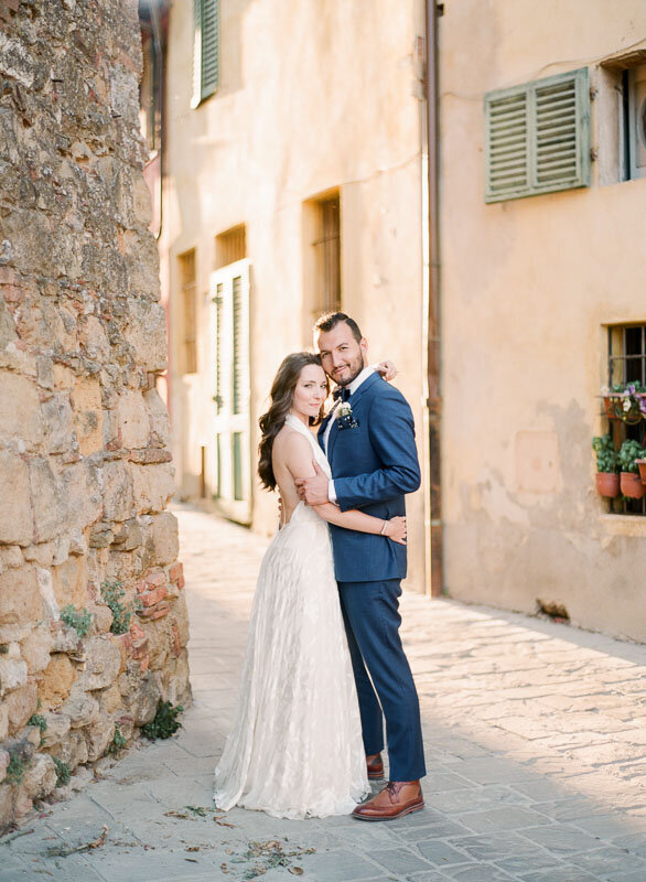 destination-wedding-photography-couple-tuscany